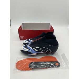 Umbro Black and White Men's Soccer Shoes